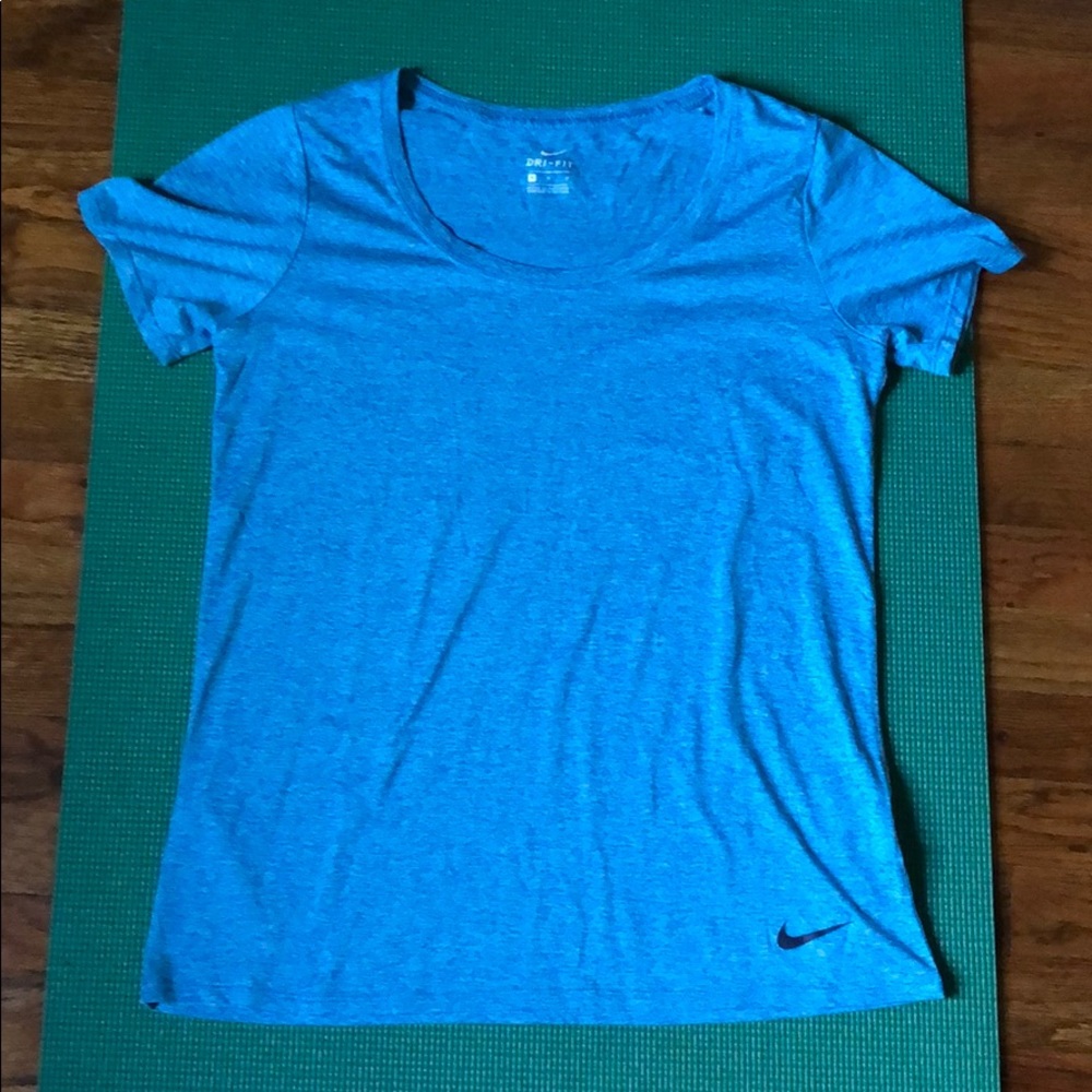 blue nike workout top